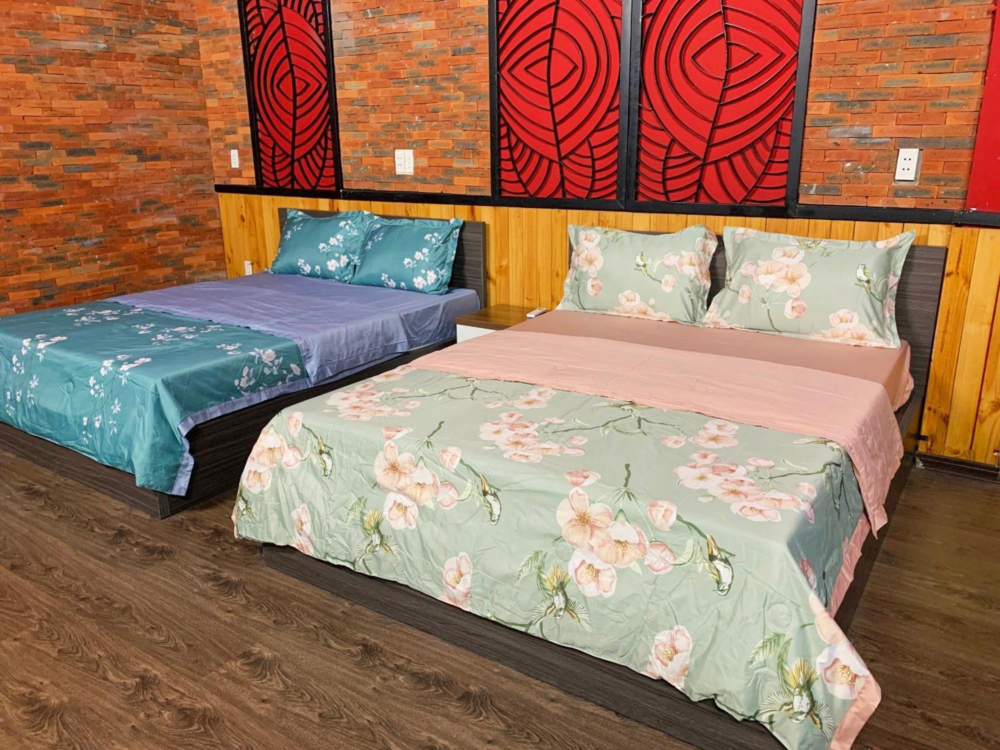 Desi Dera Hotel *